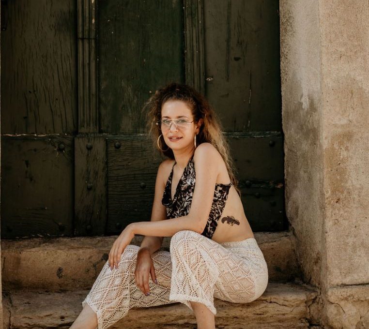 BELINDA MNESIE FEAT LADANETTE